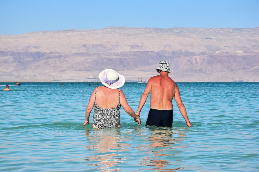 couple, vacation, nature-4364577.jpg